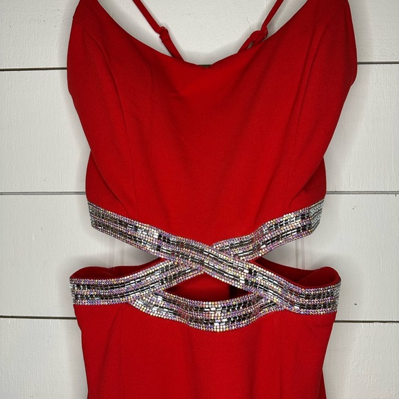 Women’s Embellished Gown Red NWT - Picture 2 of 9